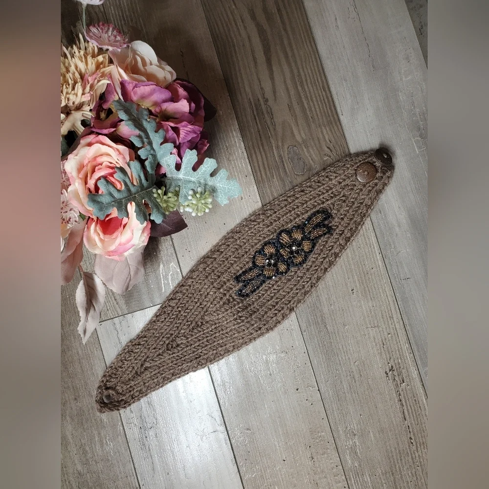 DAVID&YOUNG Brown Winter Crochet Floral Beaded Applique Headband NWOT